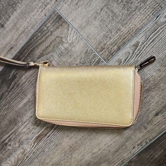 Michael Kors gold wallet - Picture 3 of 3